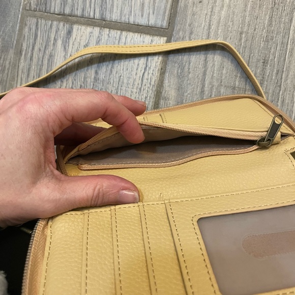 The Sak Silverlake Leather Smartphone Crossbody Bag - Picture 10 of 11